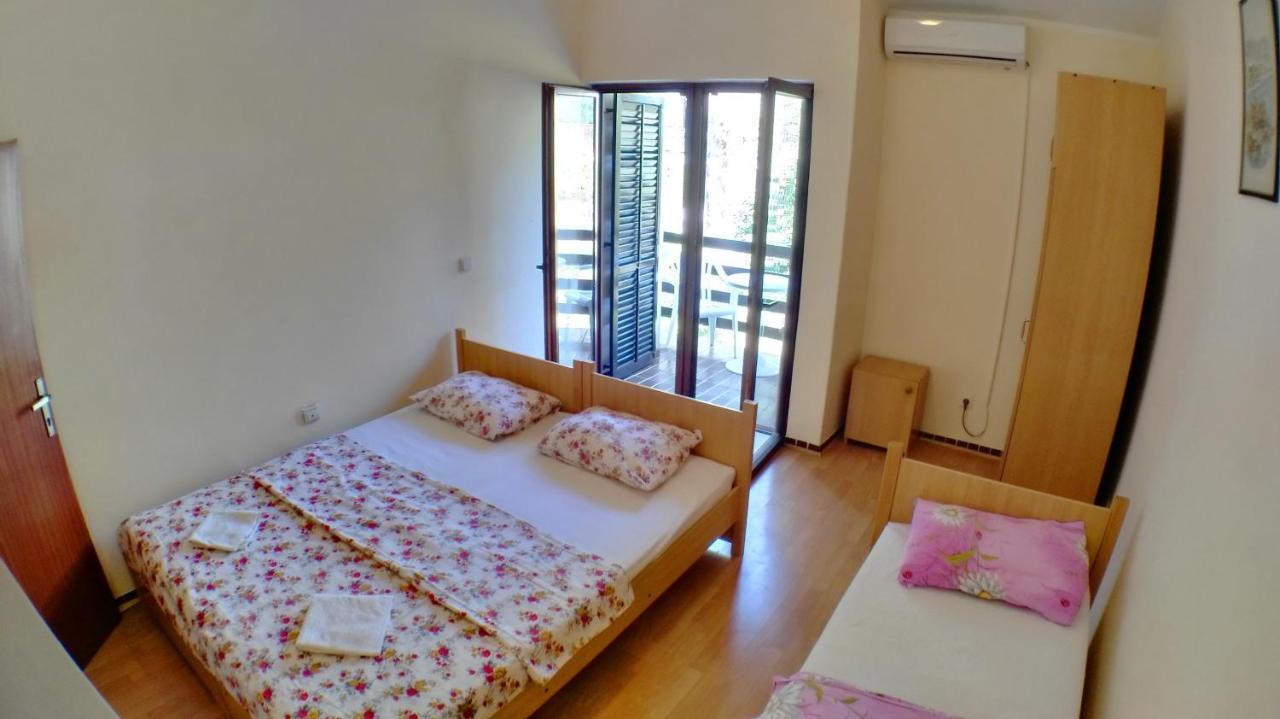 Guesthouse Obala Sutomore Esterno foto