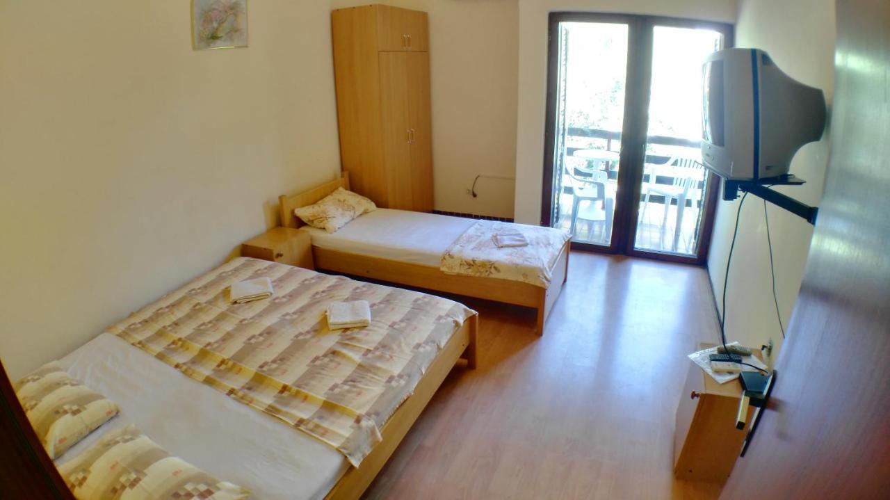 Guesthouse Obala Sutomore Esterno foto